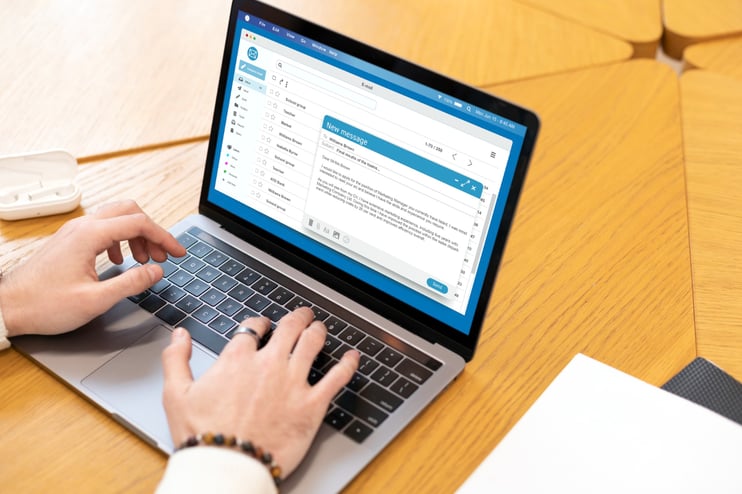 email corporativo